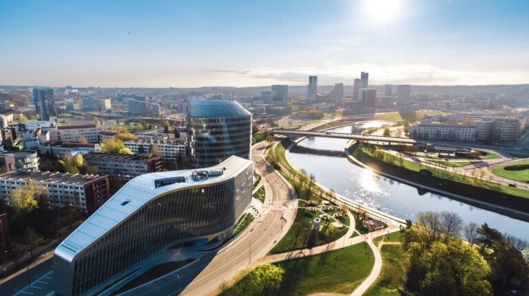 GoVilnius-BusinessDistrict-Spring-River-GabrielKhiterer