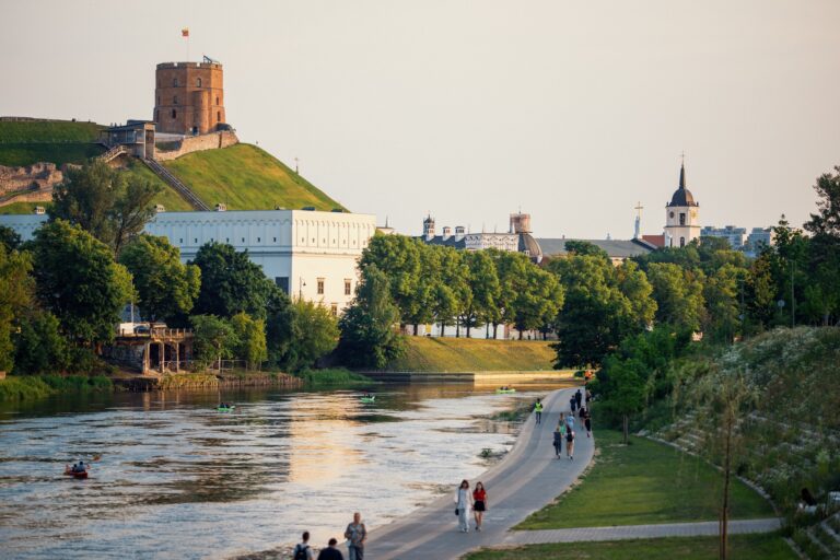 GoVilnius-Summer-Illustrative-AHOY-2023-Small (4)